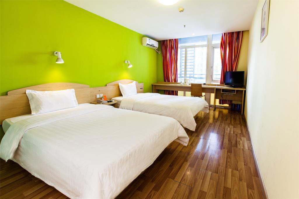 7Days Inn Guilin Railway Station Rum bild