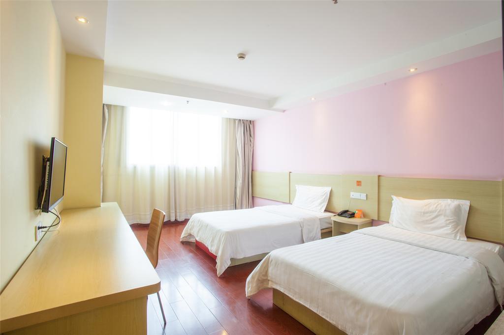 7Days Inn Guilin Railway Station Rum bild